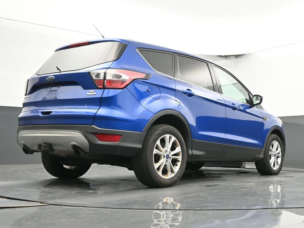 Used 2017 Ford Escape SE image 40