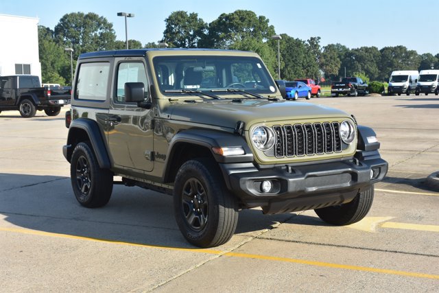 Used 2025 Jeep Wrangler Sport AWD/4WD image 3
