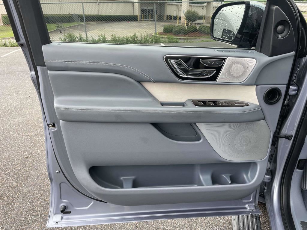 Used 2022 Lincoln Navigator Black Label AWD/4WD image 15