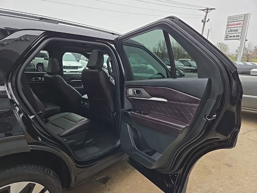 Used 2025 Ford Explorer Platinum w/ LUX Leather Package AWD/4WD image 73
