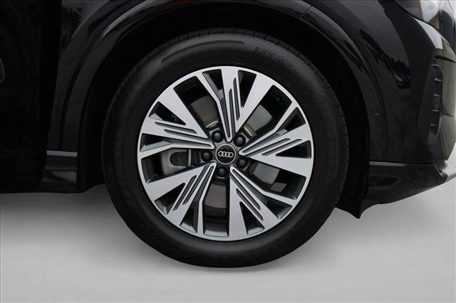 Used 2023 Audi Q4 e-tron Premium Plus w/ Premium Plus RWD image 5
