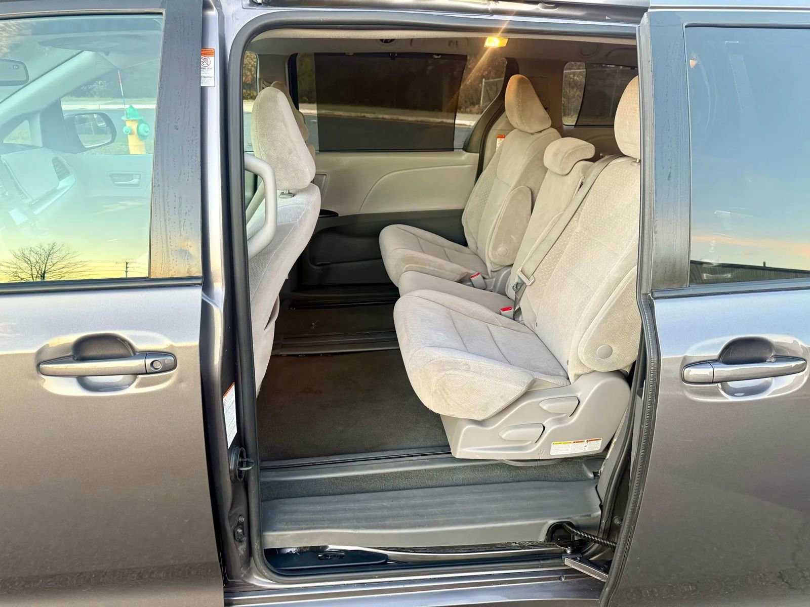 Used 2020 Toyota Sienna LE image 13