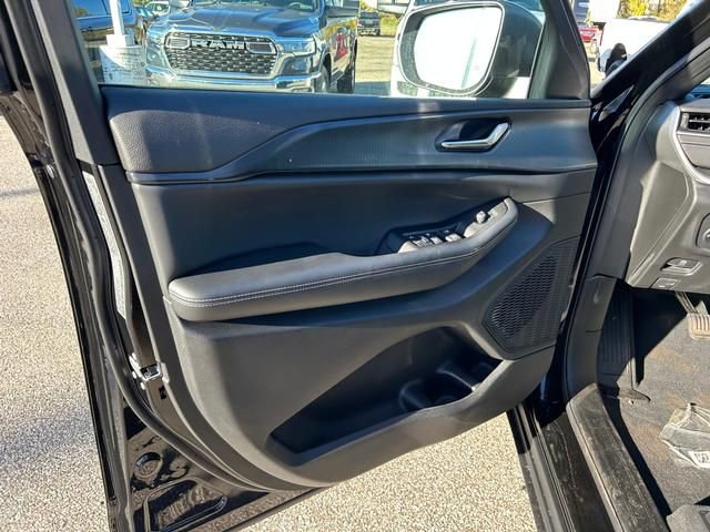 New 2025 Jeep Grand Cherokee 4WD image 10