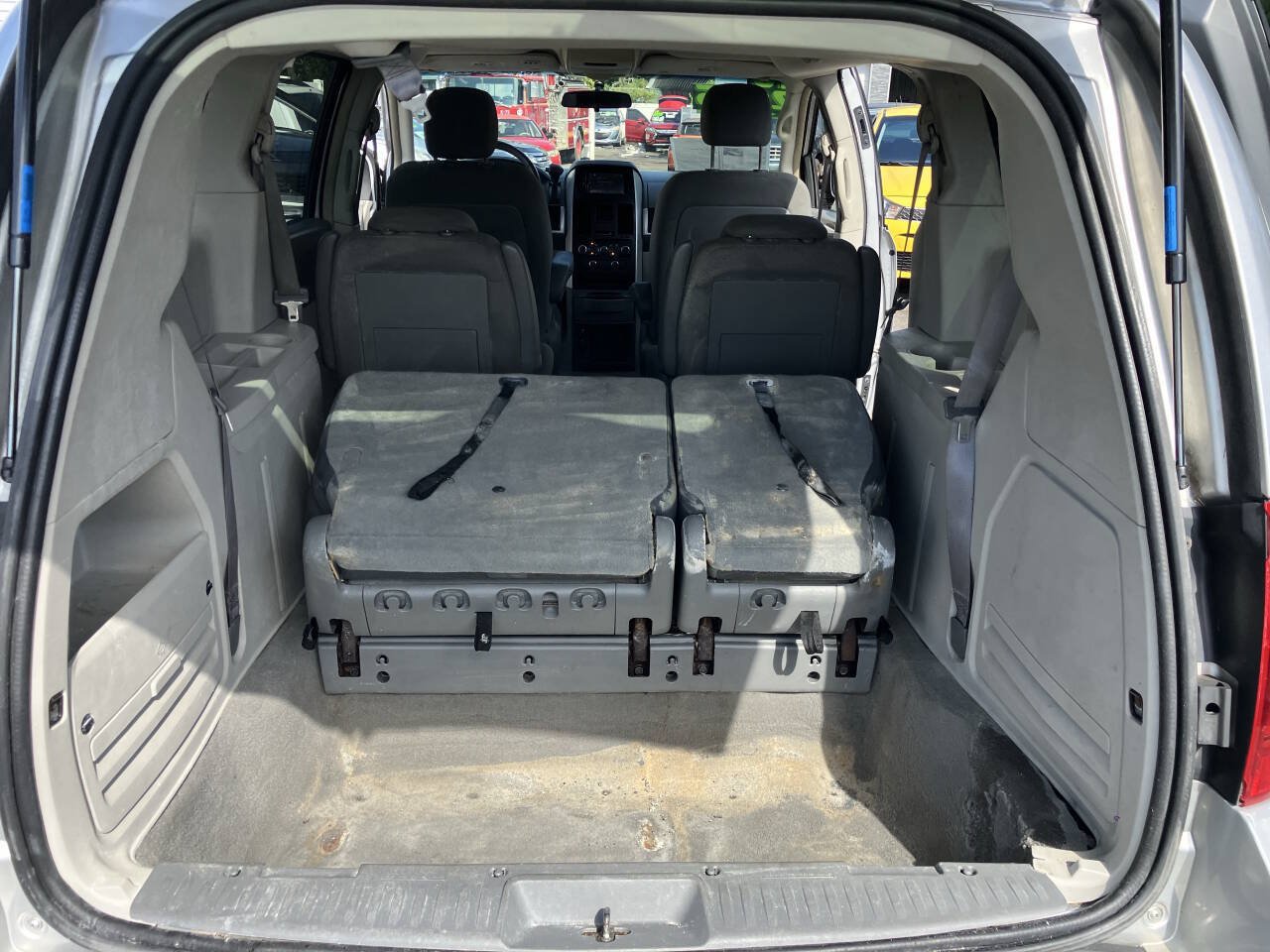 Used 2010 Dodge Grand Caravan SXT FWD image 29