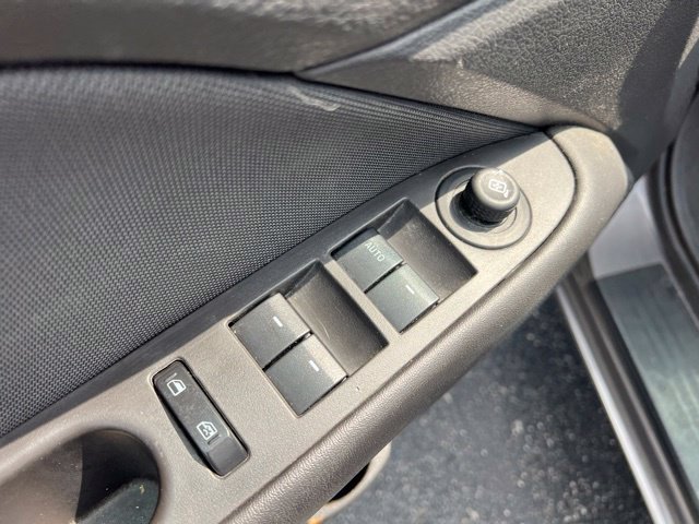 Used 2011 Ford Fusion SE w/ 202A Rapid Spec Order Code FWD image 25