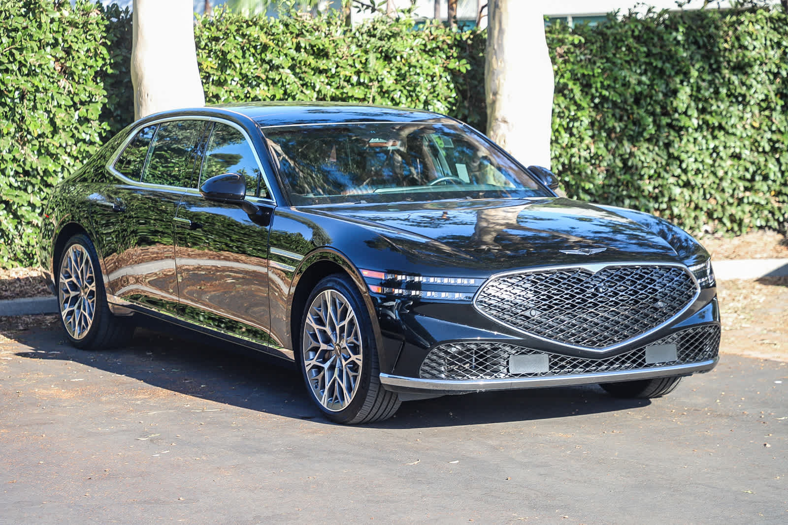 Used 2023 Genesis G90 3.5T AWD/4WD image 3