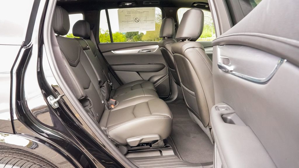 Certified 2025 Cadillac XT6 Luxury image 14