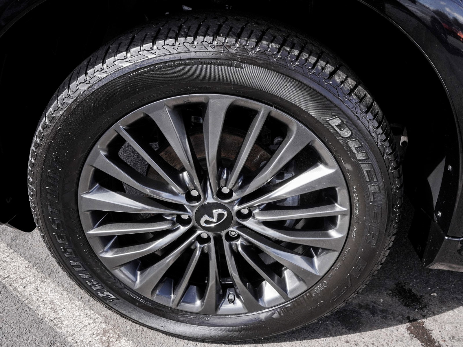 Used 2024 INFINITI QX80 Sensory AWD/4WD image 14