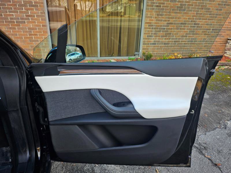 Used 2022 Tesla Model X image 60
