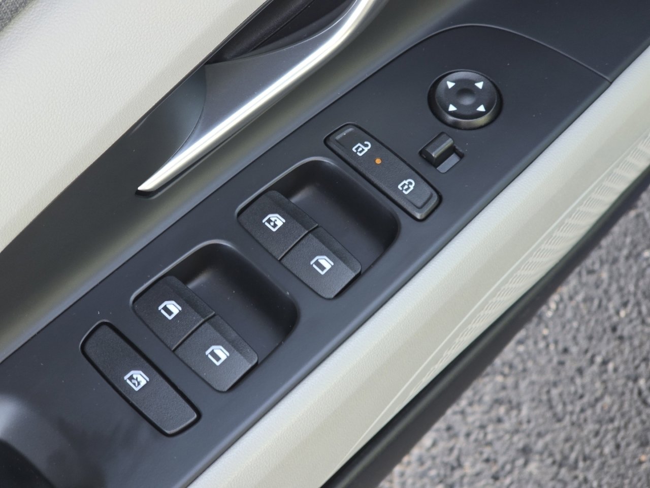 Used 2024 Hyundai Elantra Limited image 26