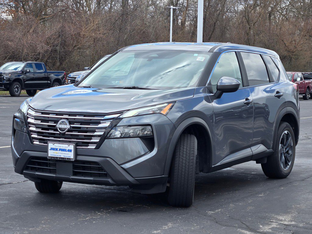 Used 2025 Nissan Rogue SV FWD image 5