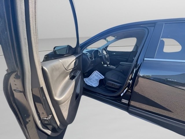 Used 2020 Chevrolet Equinox LT image 18