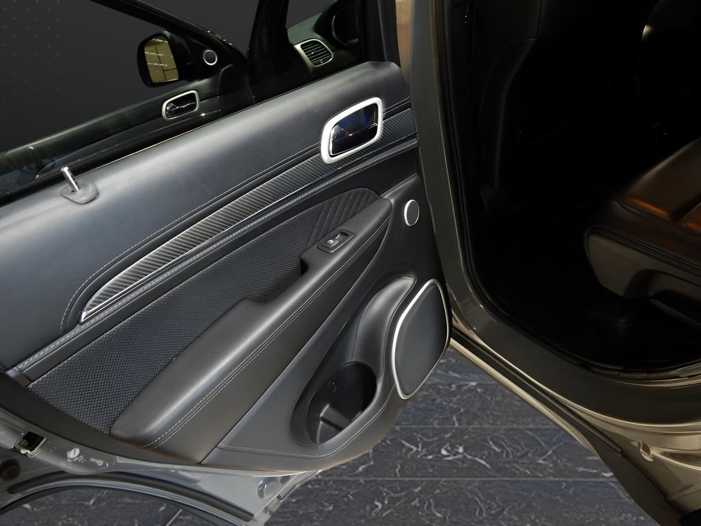 Used 2020 Jeep Grand Cherokee SRT image 21