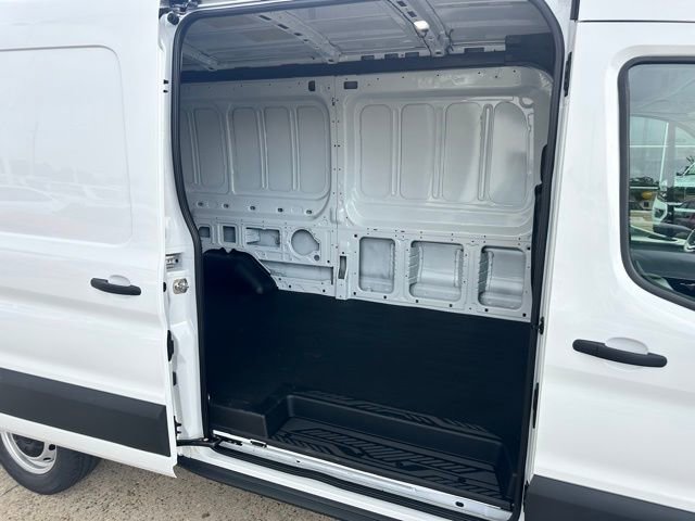 New 2025 Ford Transit 250 148 Medium Roof RWD image 6