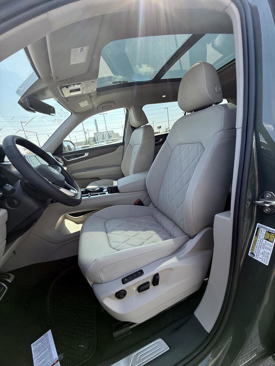 New 2026 Volkswagen Atlas SEL Premium R-Line image 11