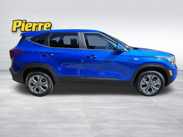 Used 2024 Kia Seltos LX AWD/4WD image 12
