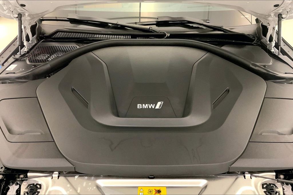 Used 2025 BMW i4 xDrive40i w/ M Sport Package image 9