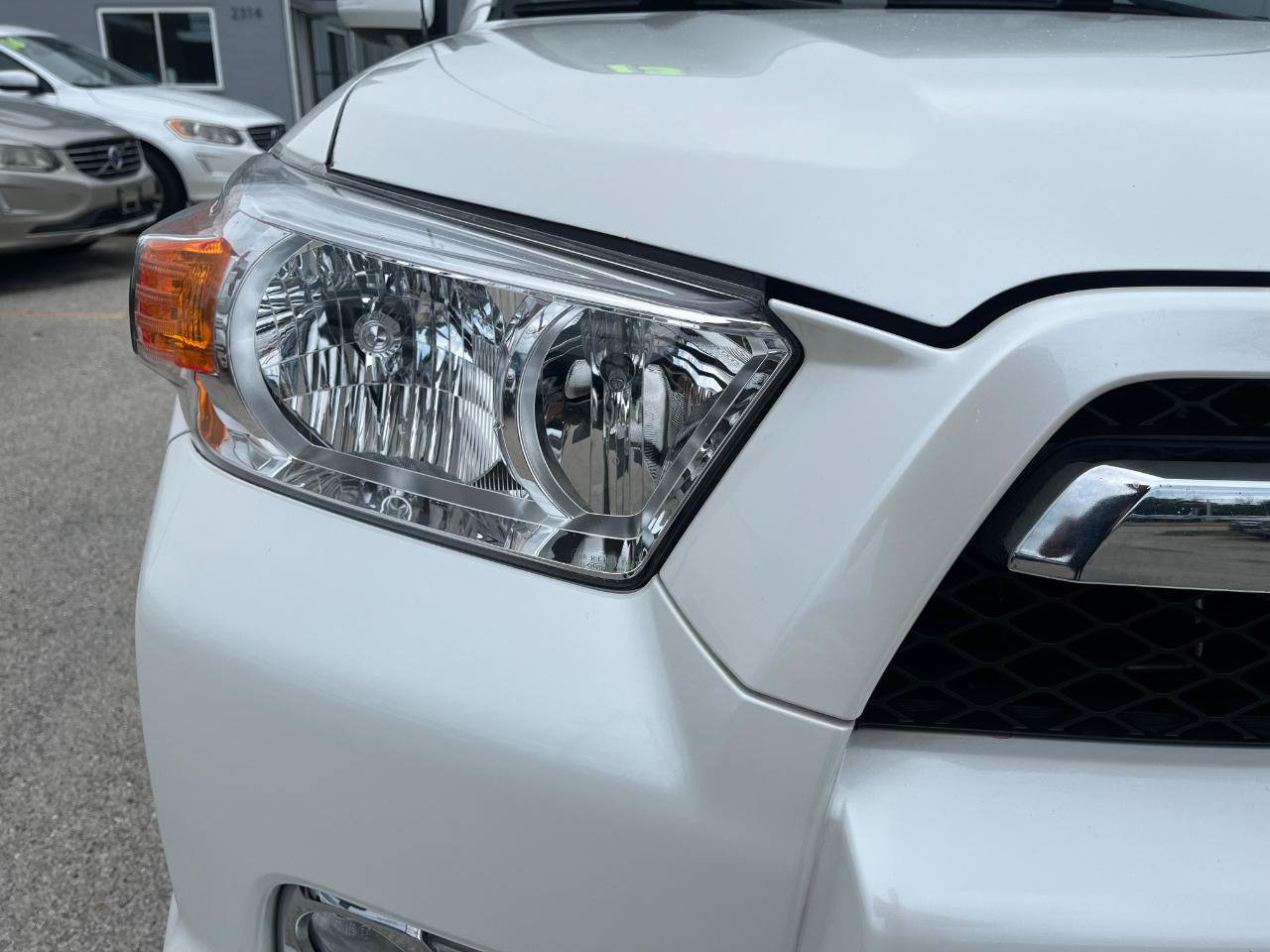 Used 2013 Toyota 4Runner Limited AWD/4WD image 12