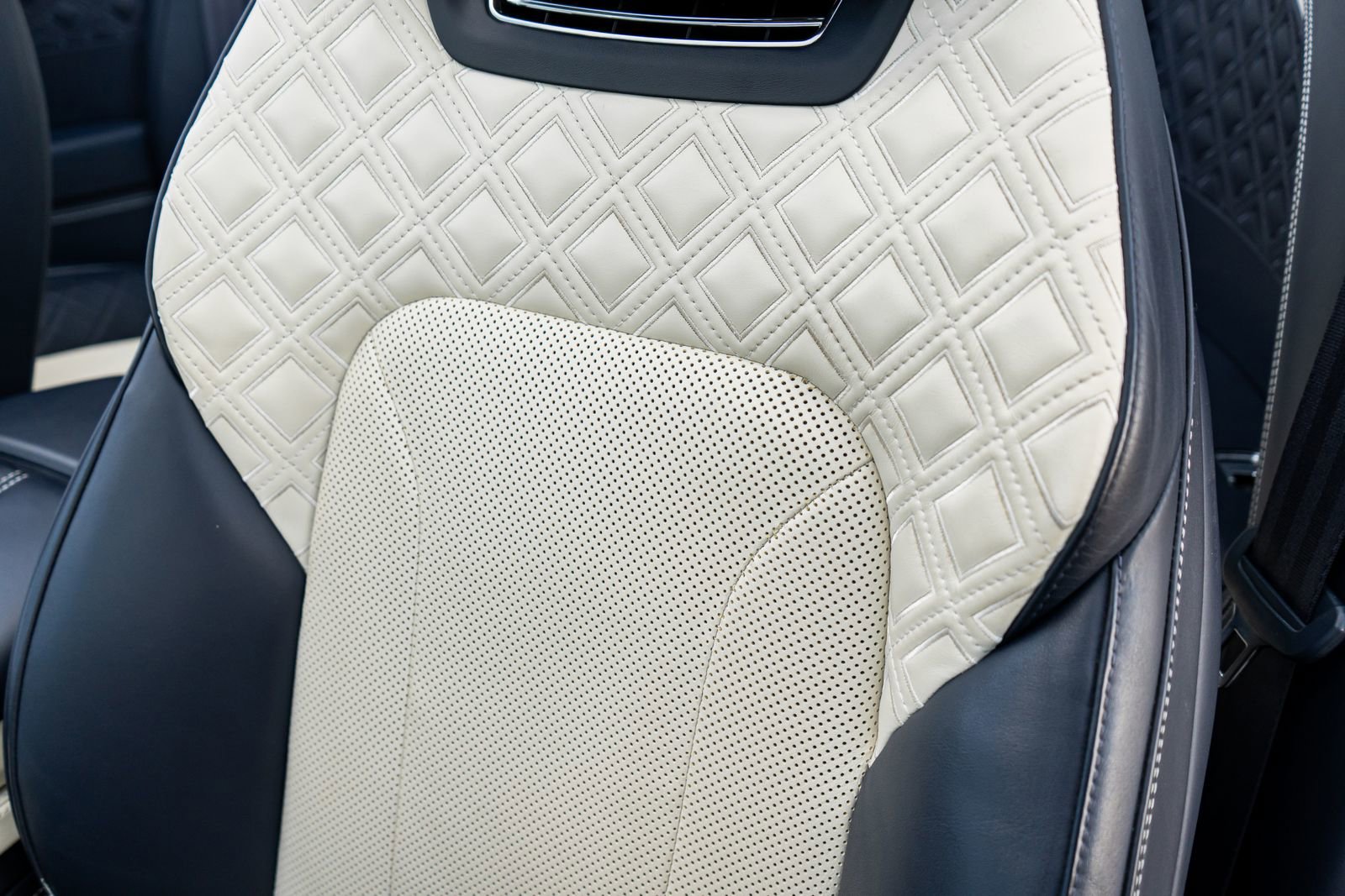 Used 2020 Bentley Continental GT AWD/4WD image 29