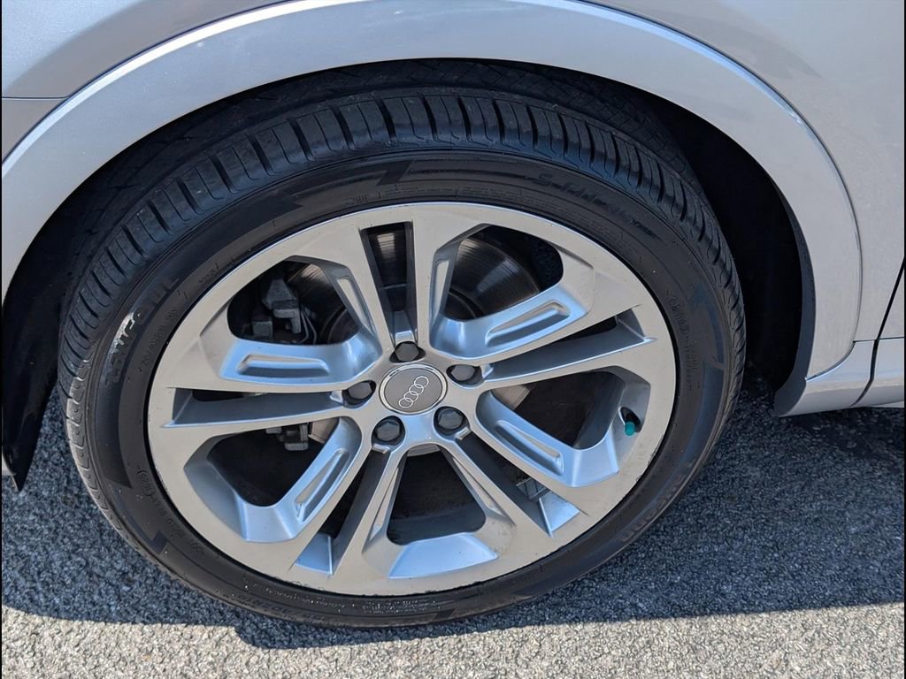 Used 2018 Audi Q3 2.0T Premium Plus w/ Premium Plus Package AWD/4WD image 22