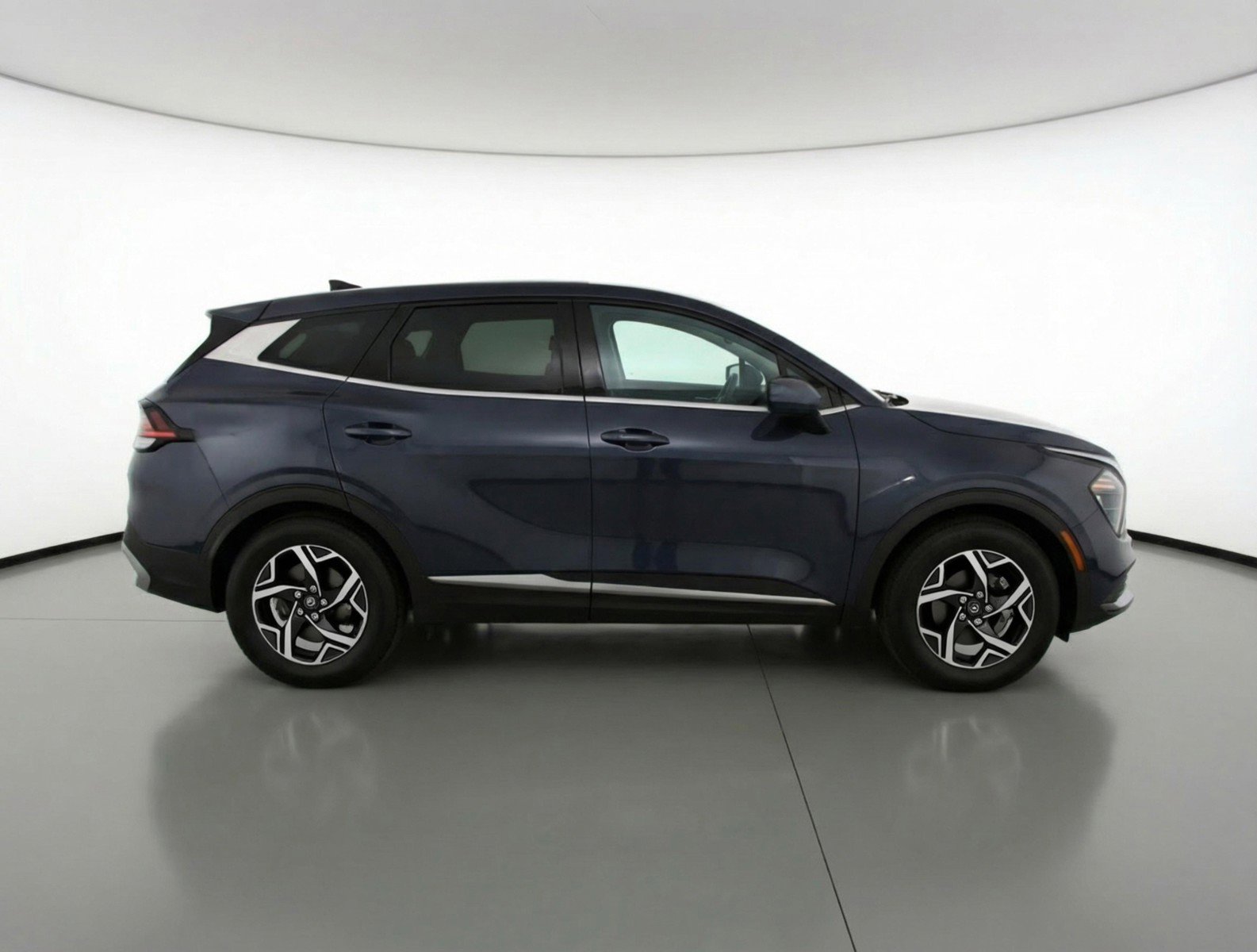 Used 2025 Kia Sportage LX image 11