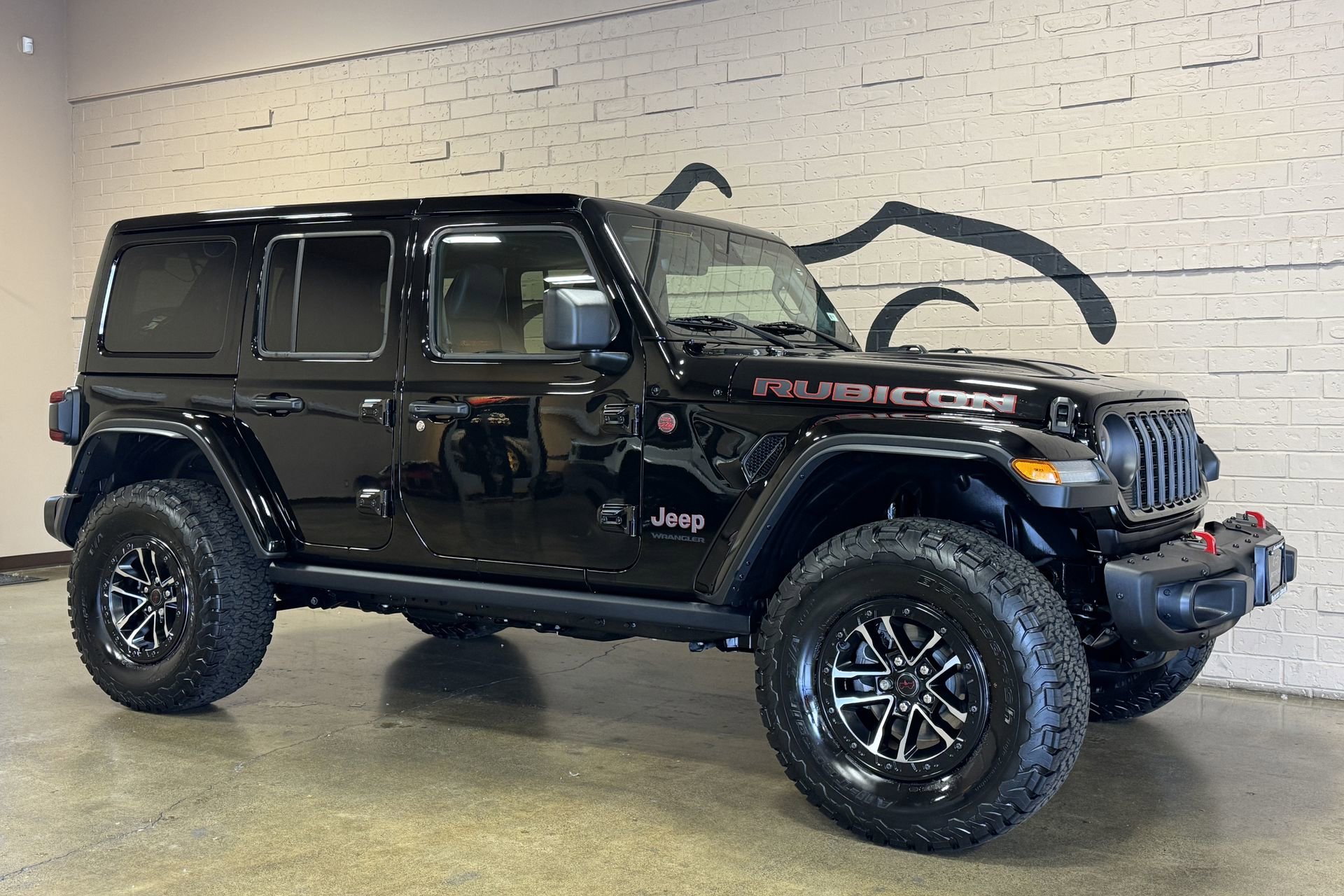 Used 2024 Jeep Wrangler Unlimited Rubicon AWD/4WD image 2