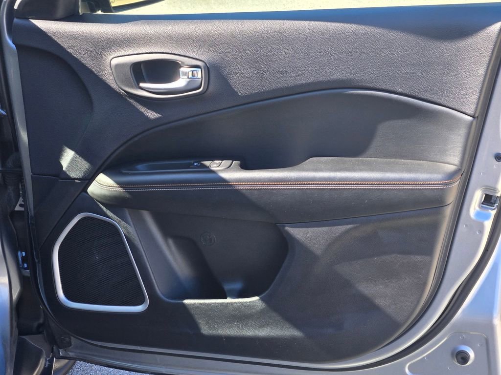 Used 2019 Jeep Compass Latitude AWD/4WD image 8