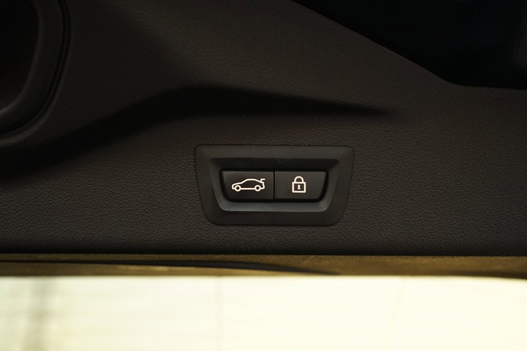 Used 2021 BMW X7 M50i image 36