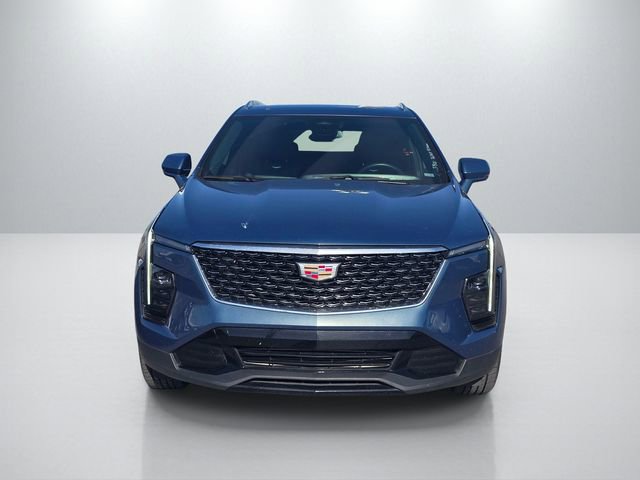 Used 2025 Cadillac XT4 Premium Luxury image 3