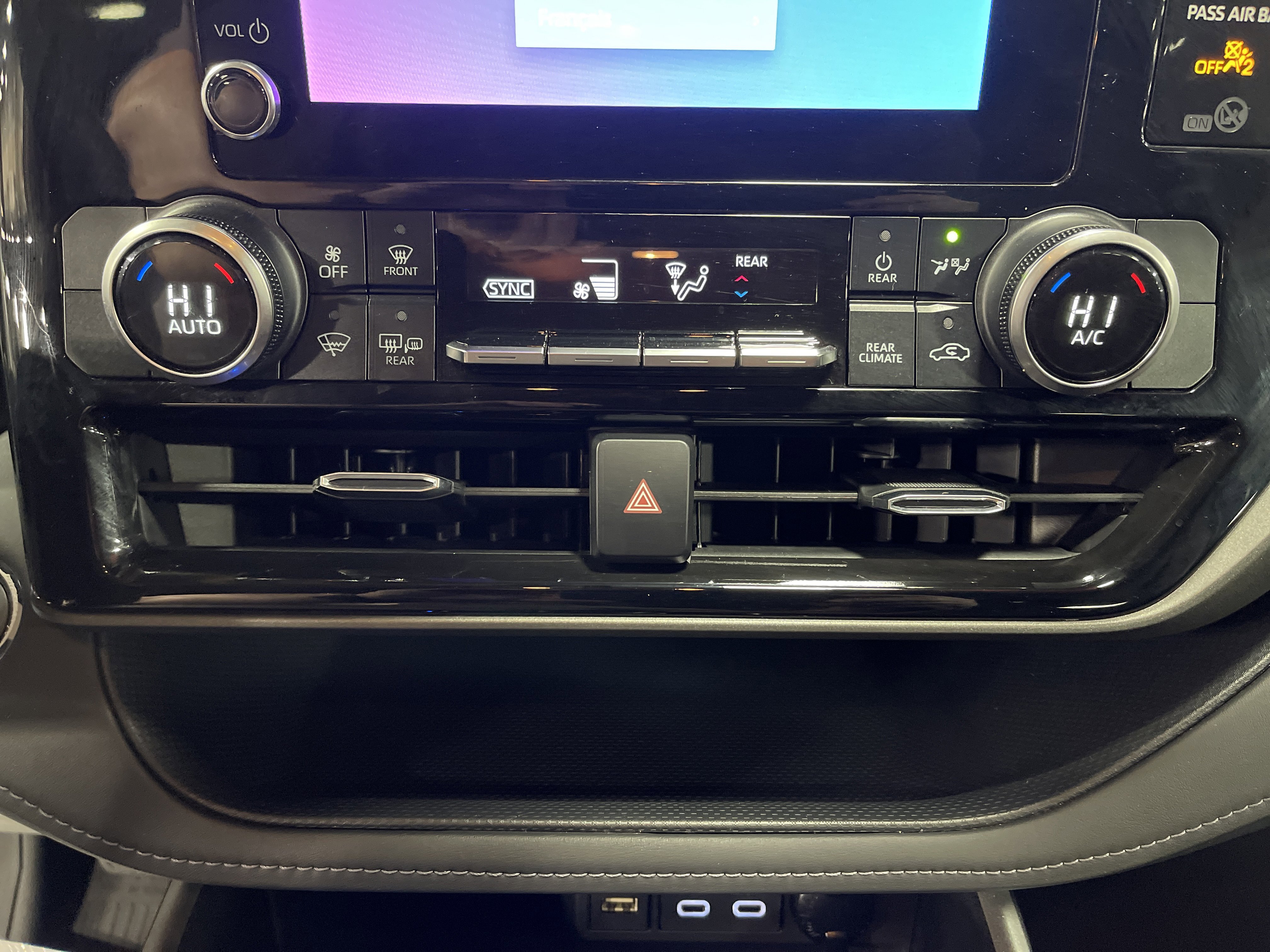 Used 2023 Toyota Highlander LE image 24