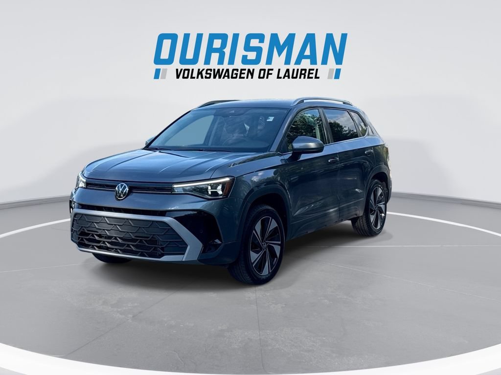 Used 2025 Volkswagen Taos SE AWD/4WD image 4