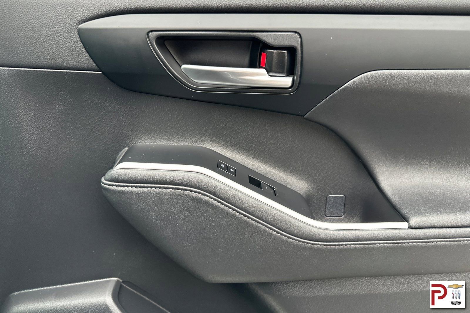 Used 2024 Toyota Highlander XLE image 24