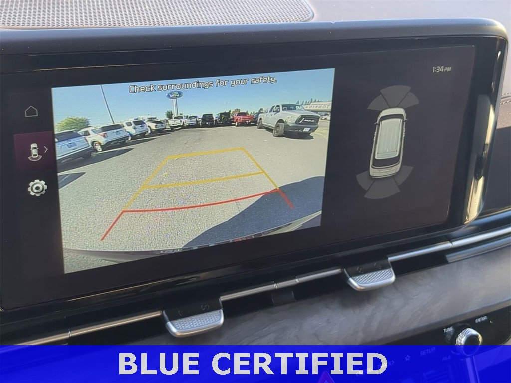 Used 2024 Kia Carnival EX image 19