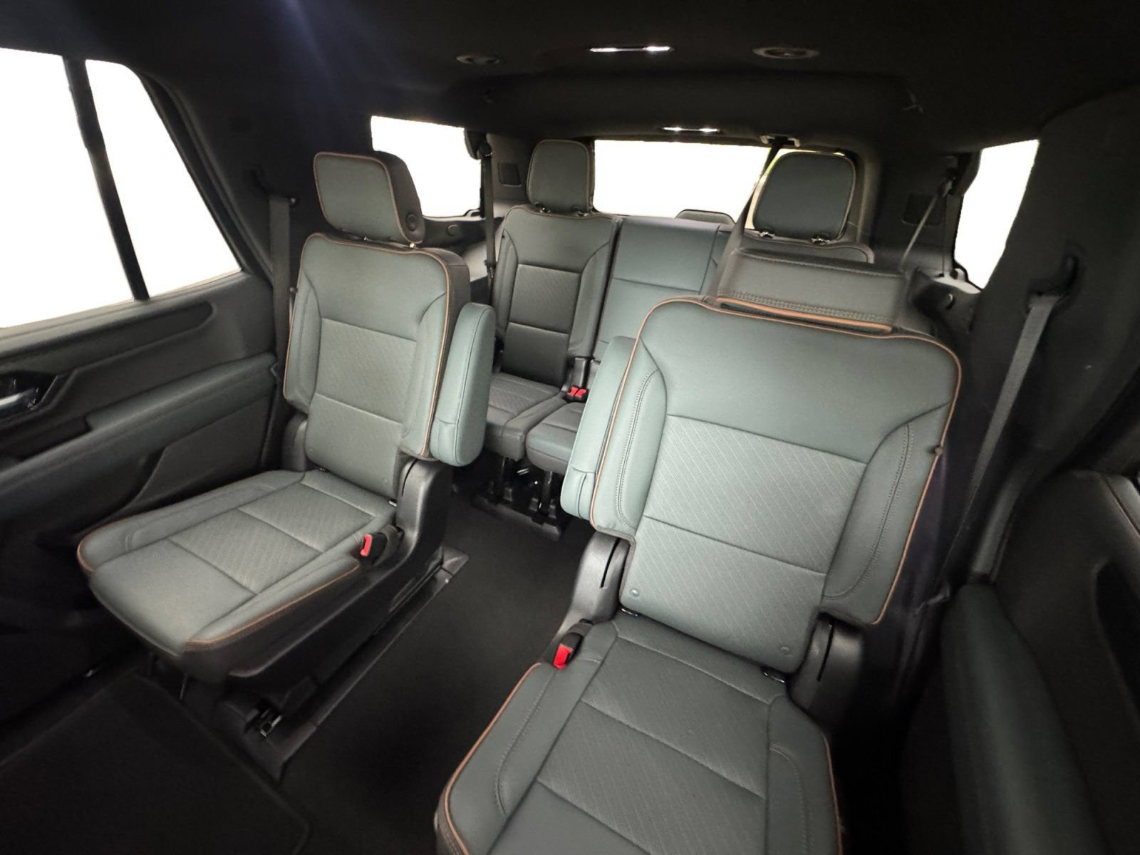 Certified 2025 GMC Yukon AT4 AWD/4WD image 14