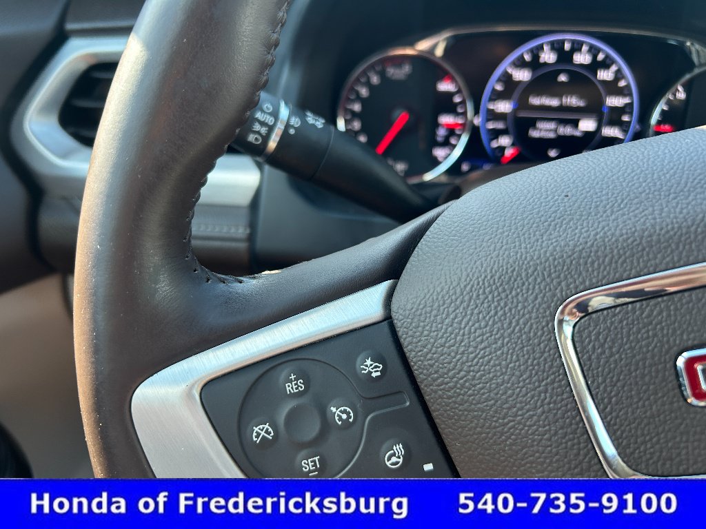 Used 2022 GMC Acadia SLT w/ Technology Package AWD/4WD image 18