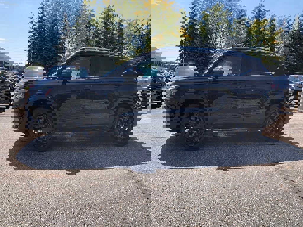 New 2025 Volkswagen Taos SEL image 7