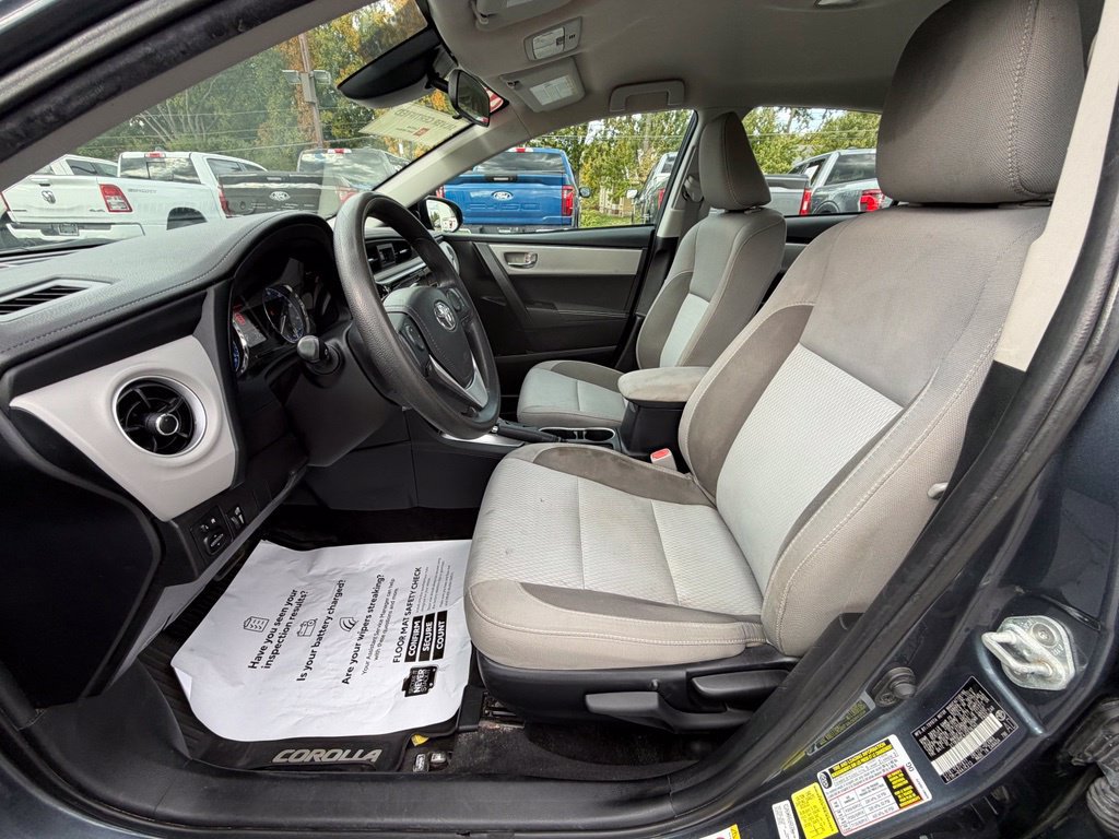 Used 2018 Toyota Corolla LE FWD image 10