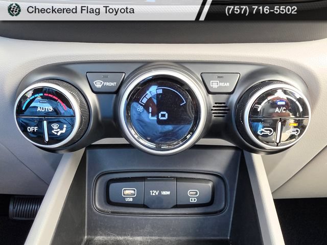 Used 2024 Hyundai Venue SEL FWD image 23