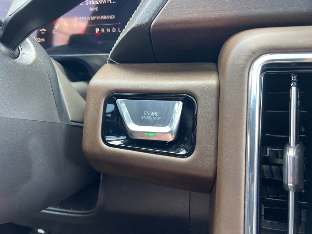 Used 2025 GMC Yukon Denali Ultimate AWD/4WD image 16