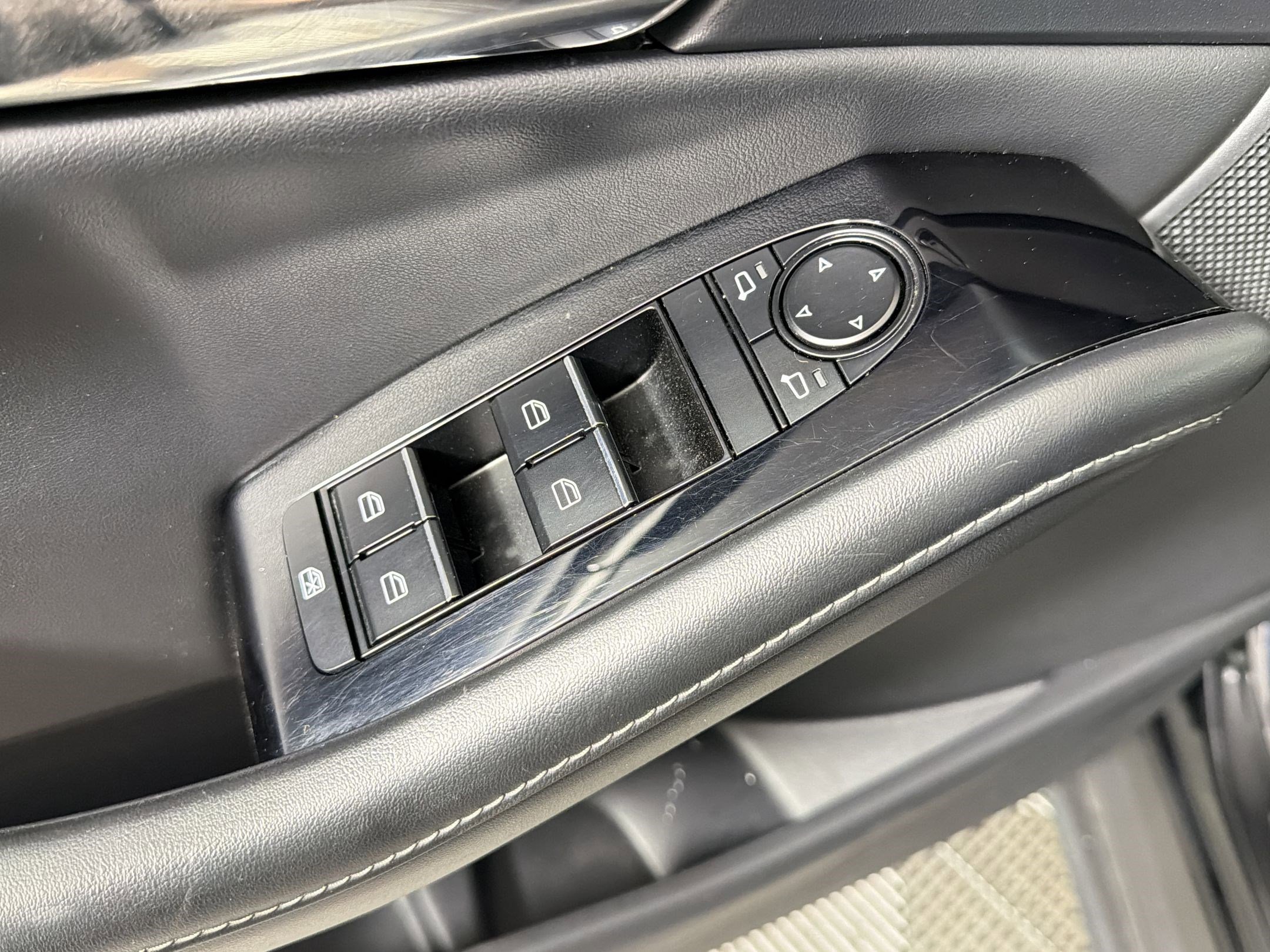 Used 2025 MAZDA CX-30 AWD 2.5 S w/ Preferred Package image 11