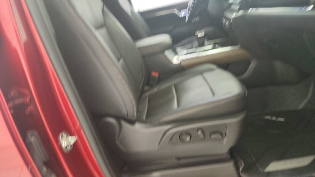 Certified 2024 Chevrolet Silverado 1500 High Country w/ High Country Premium Package AWD/4WD image 31