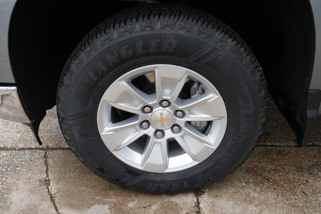 Used 2025 Chevrolet Silverado 1500 LT image 32