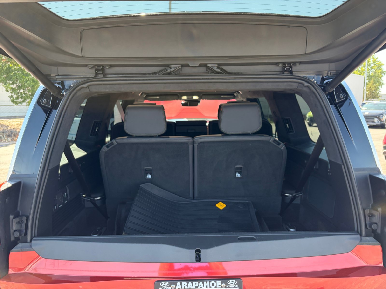 Used 2024 Rivian R1S Adventure AWD/4WD image 31
