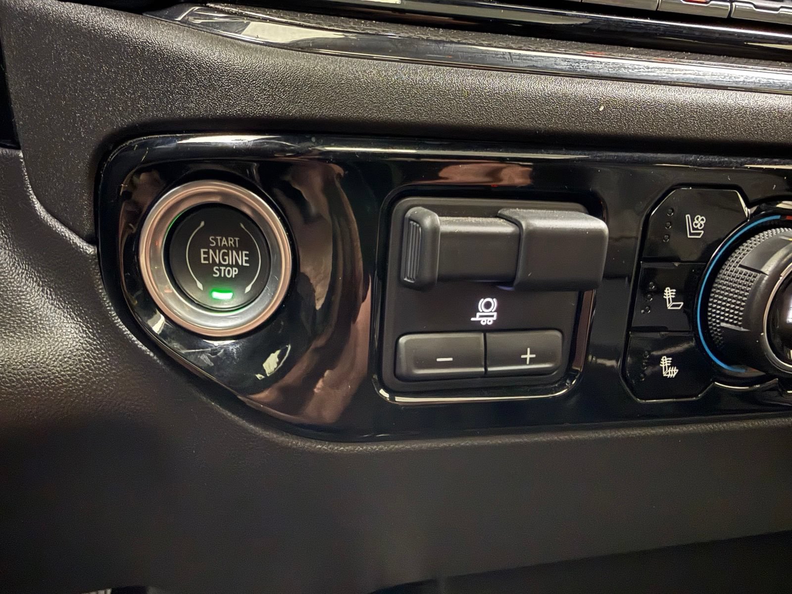Used 2023 Chevrolet Silverado 1500 ZR2 AWD/4WD image 23