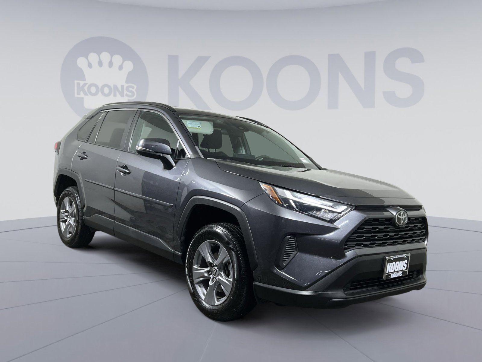 Used 2022 Toyota RAV4 XLE image 10