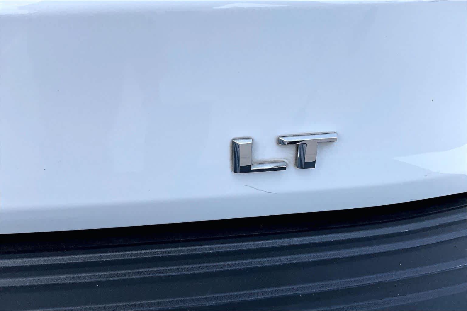Used 2022 Chevrolet Tahoe LT w/ Luxury Package RWD image 10