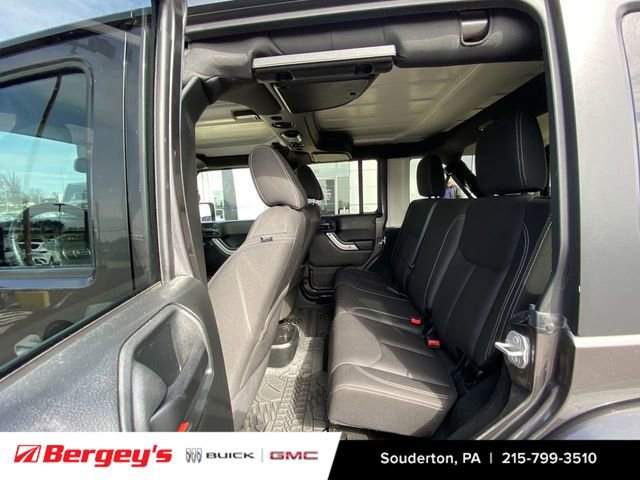 Used 2016 Jeep Wrangler Unlimited Sahara w/ Dual Top Group image 28