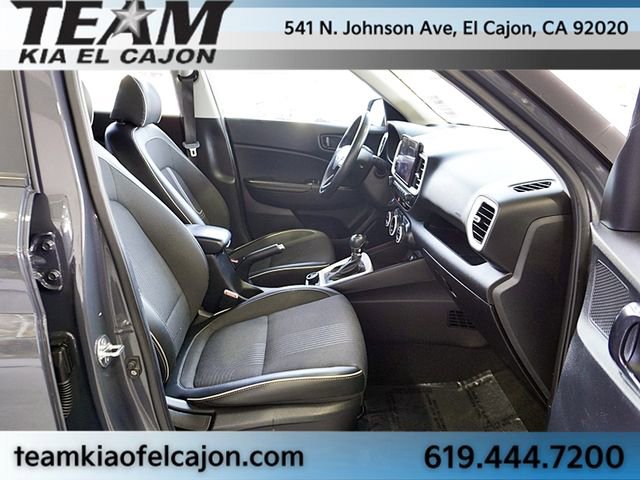 Used 2024 Hyundai Venue Limited image 11