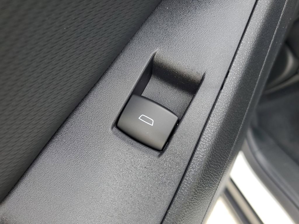 New 2026 Chevrolet Equinox LT w/ Convenience Package II image 16