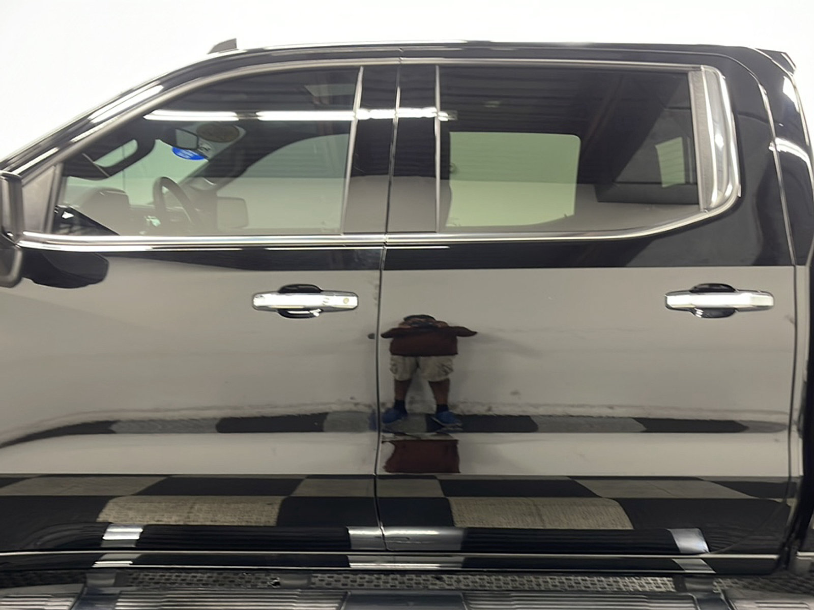 Used 2025 Chevrolet Silverado 1500 LTZ w/ LTZ Premium Package AWD/4WD image 15